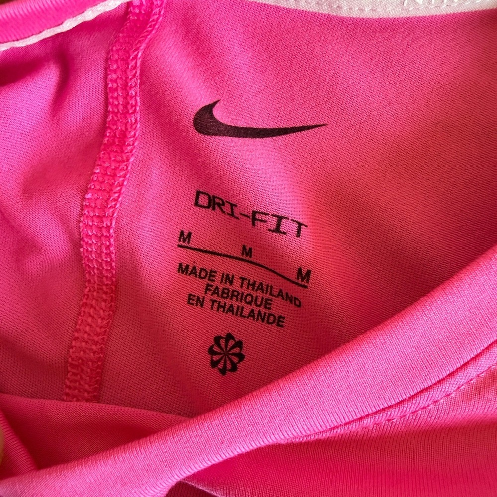 Nike Training Dri-FIT Hot Pink Cropped High Low T-Shirt Size Medium - Picture 4 of 7